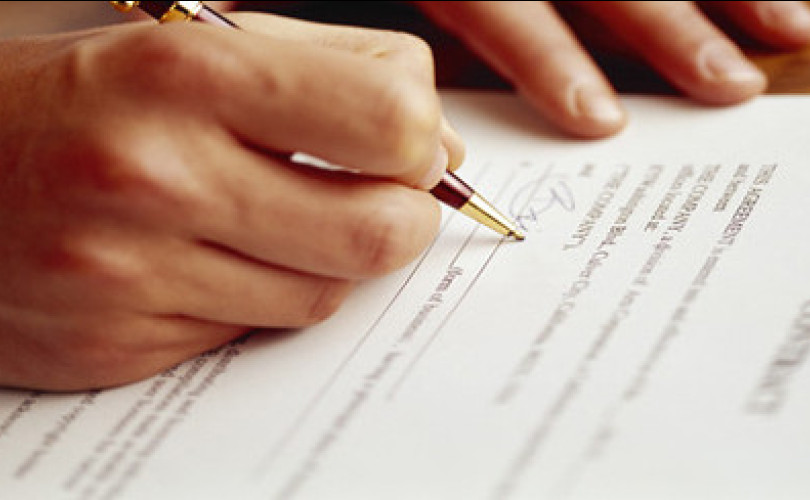 استراتيجيات ادارة العقود والحد من المخاطر المالي